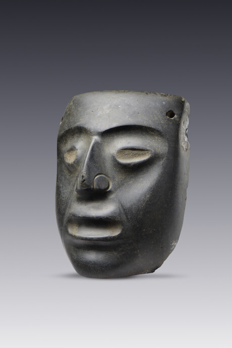 Máscara antropomorfa de rasgos naturalistas de tradición Altiplano central