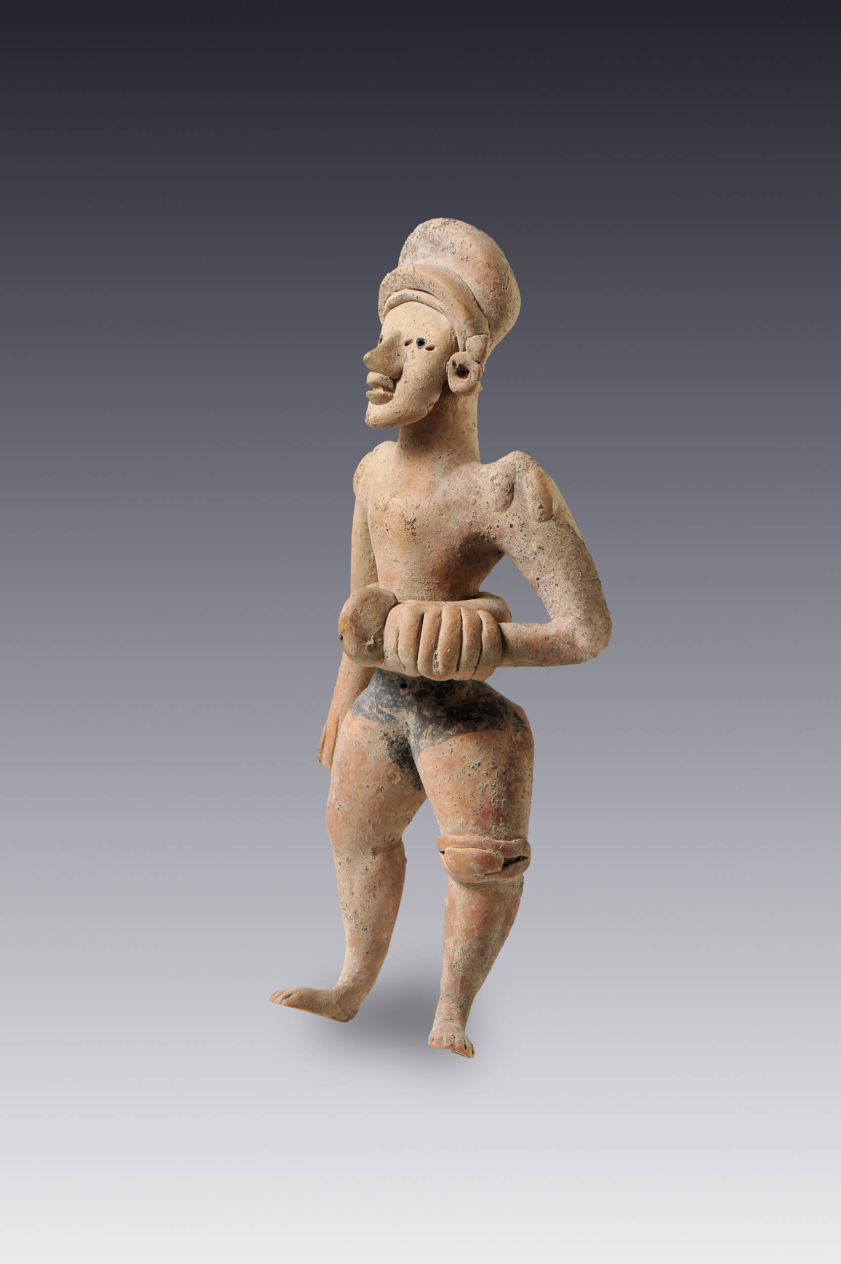 Jugador de pelota con cinturón y guante | El México antiguo. Salas de Arte Prehispánico | Museo Amparo, Puebla