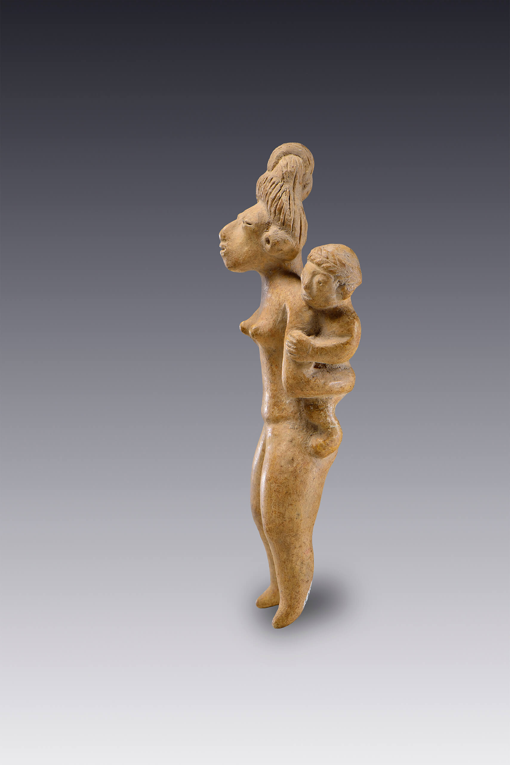 Mujer con niño a cuestas | El México antiguo. Salas de Arte Prehispánico | Museo Amparo, Puebla