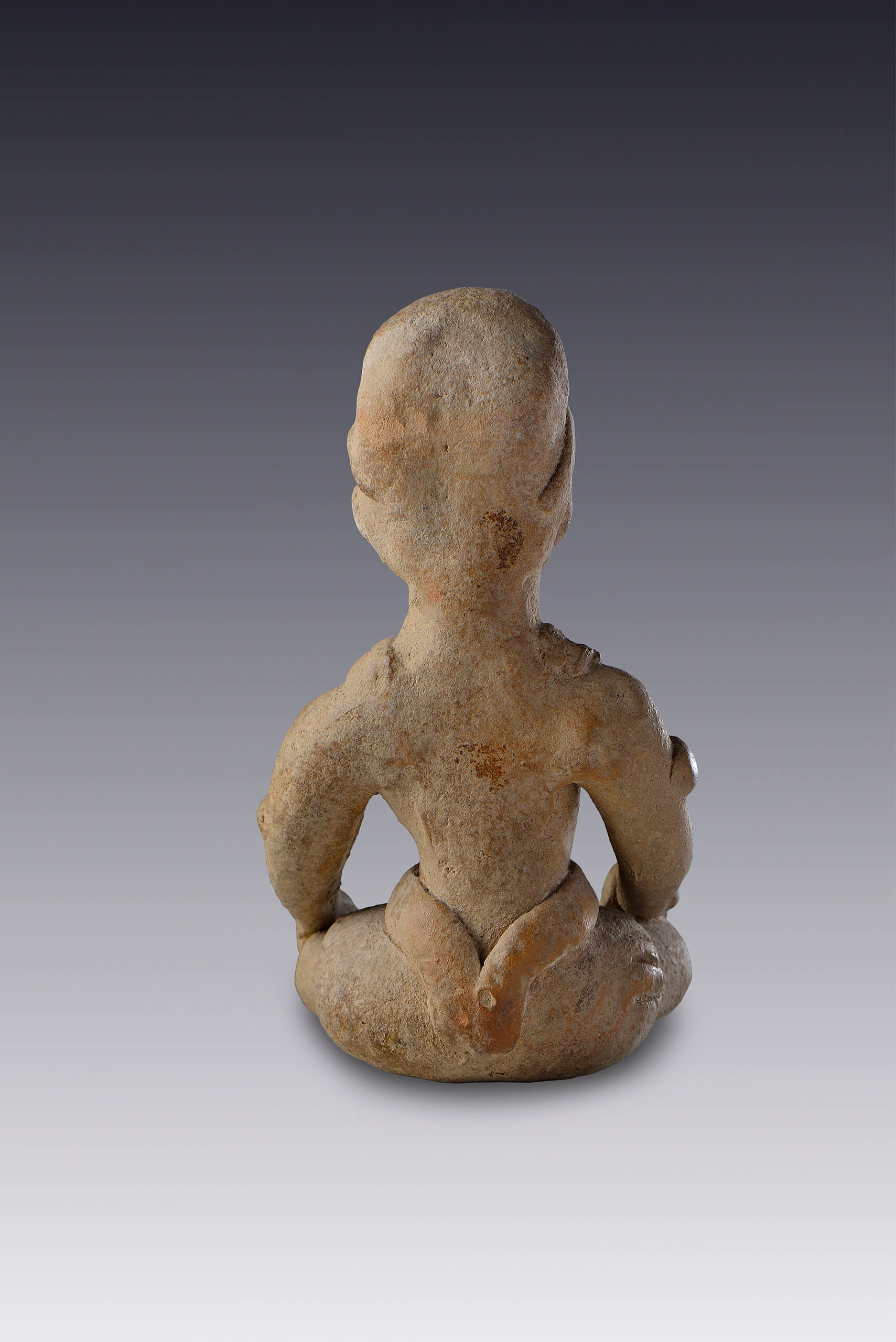 Figurilla femenina sedente | El México antiguo. Salas de Arte Prehispánico | Museo Amparo, Puebla