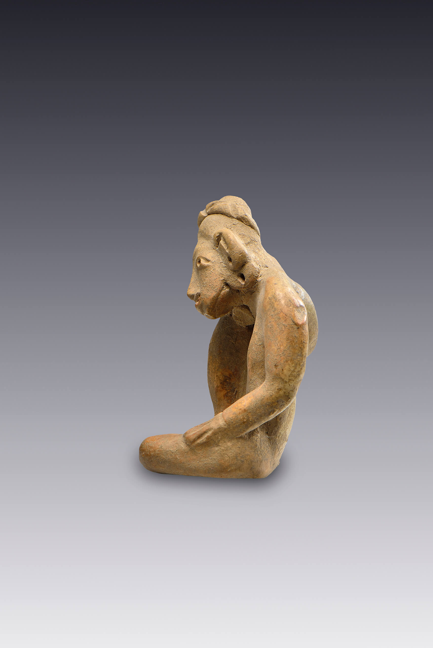 Personaje en actitud de llanto | El México antiguo. Salas de Arte Prehispánico | Museo Amparo, Puebla