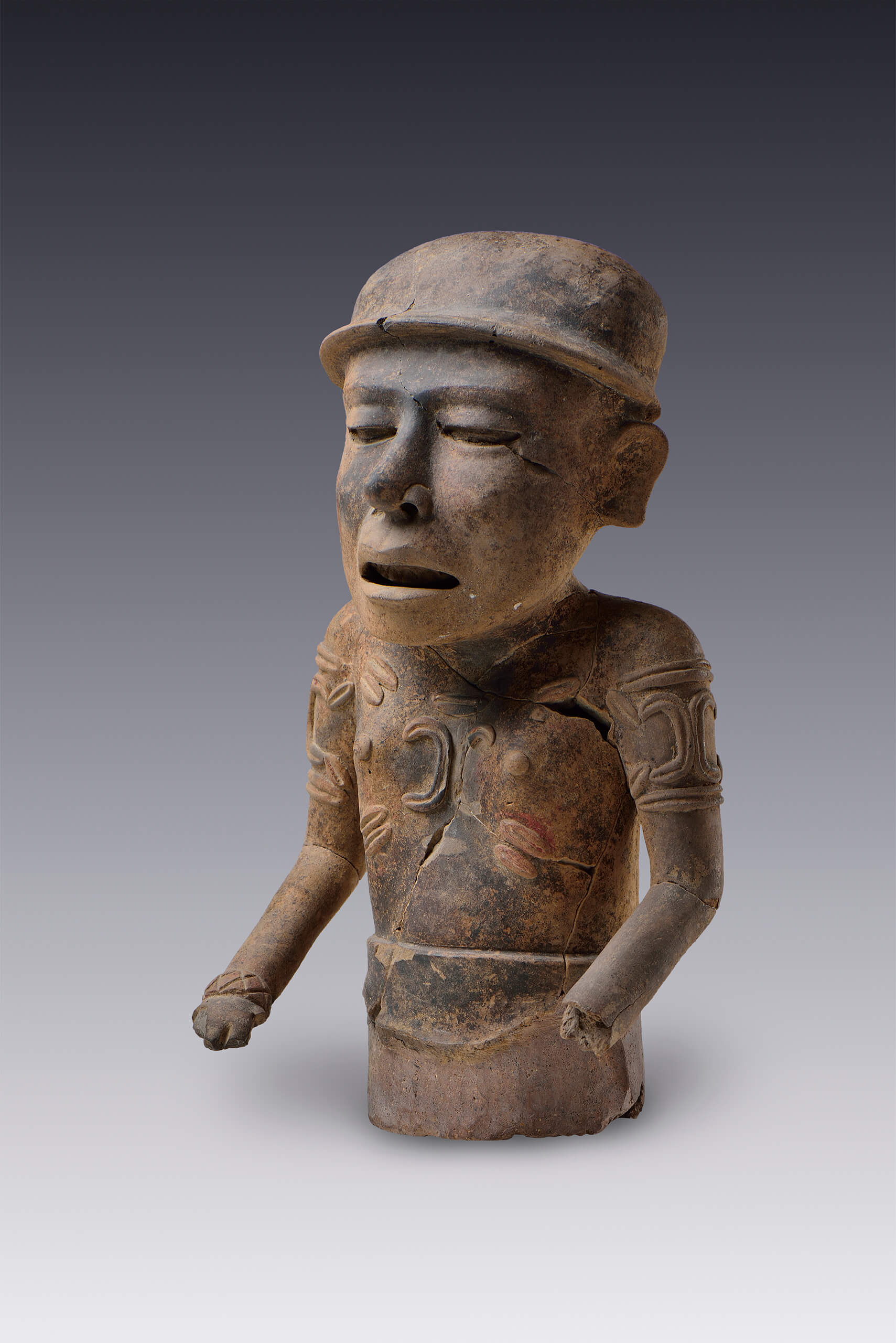 Figura masculina quebrada | El México antiguo. Salas de Arte Prehispánico | Museo Amparo, Puebla