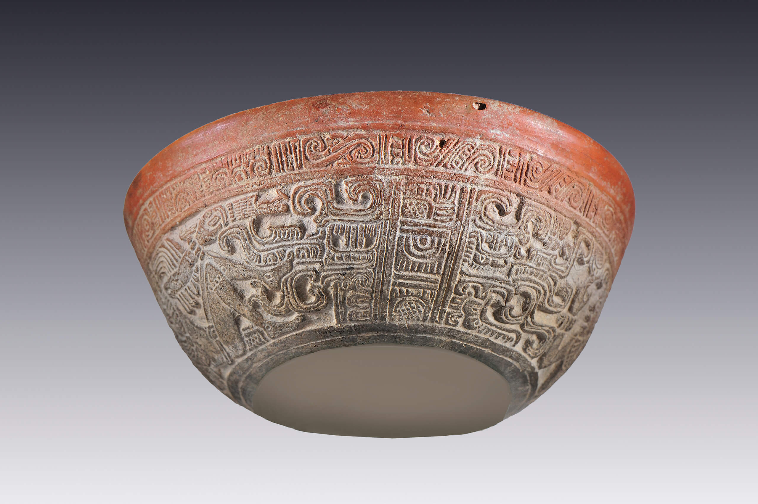 Escudilla con figuras e inscripciones | El México antiguo. Salas de Arte Prehispánico | Museo Amparo, Puebla