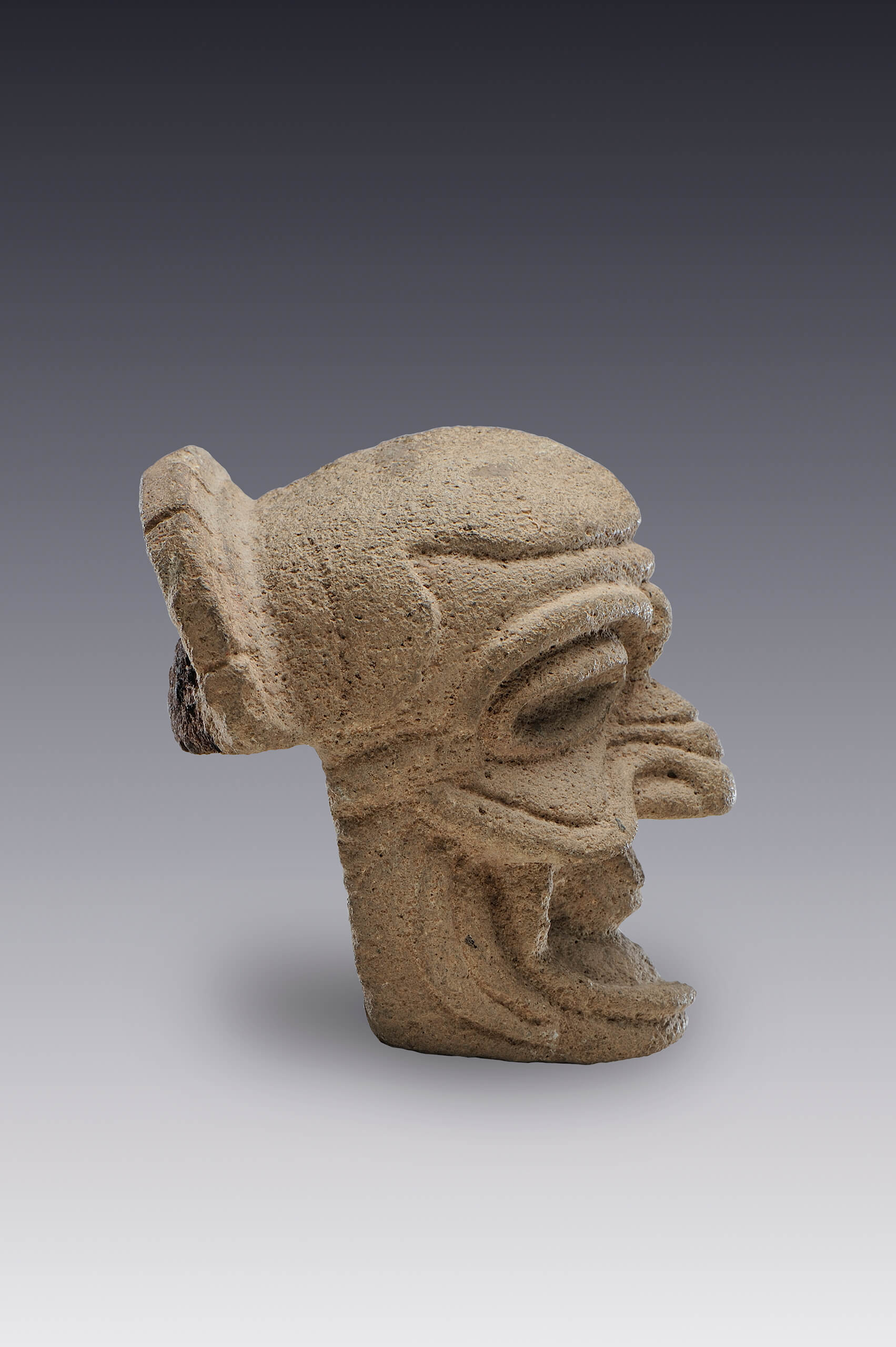 "Hacha", escultura votiva de un viejo mofletudo | El México antiguo. Salas de Arte Prehispánico | Museo Amparo, Puebla