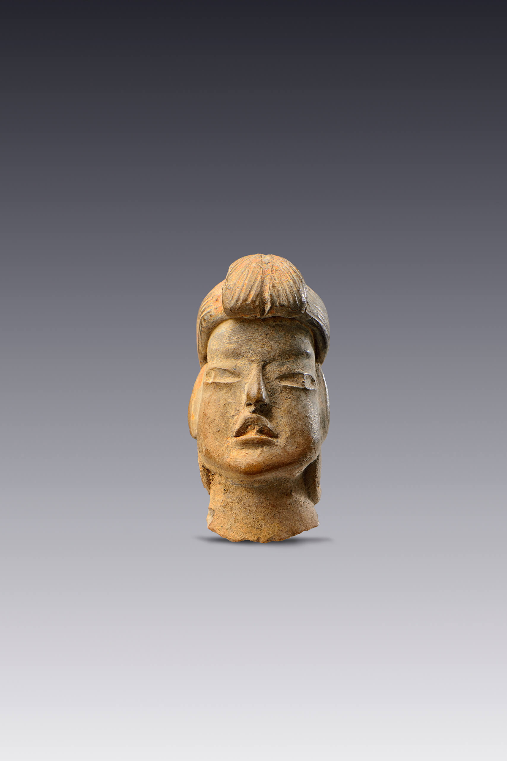 Cabeza de figurilla antropomorfa | El M&eacute;xico antiguo. Salas de Arte Prehisp&aacute;nico | Museo Amparo, Puebla