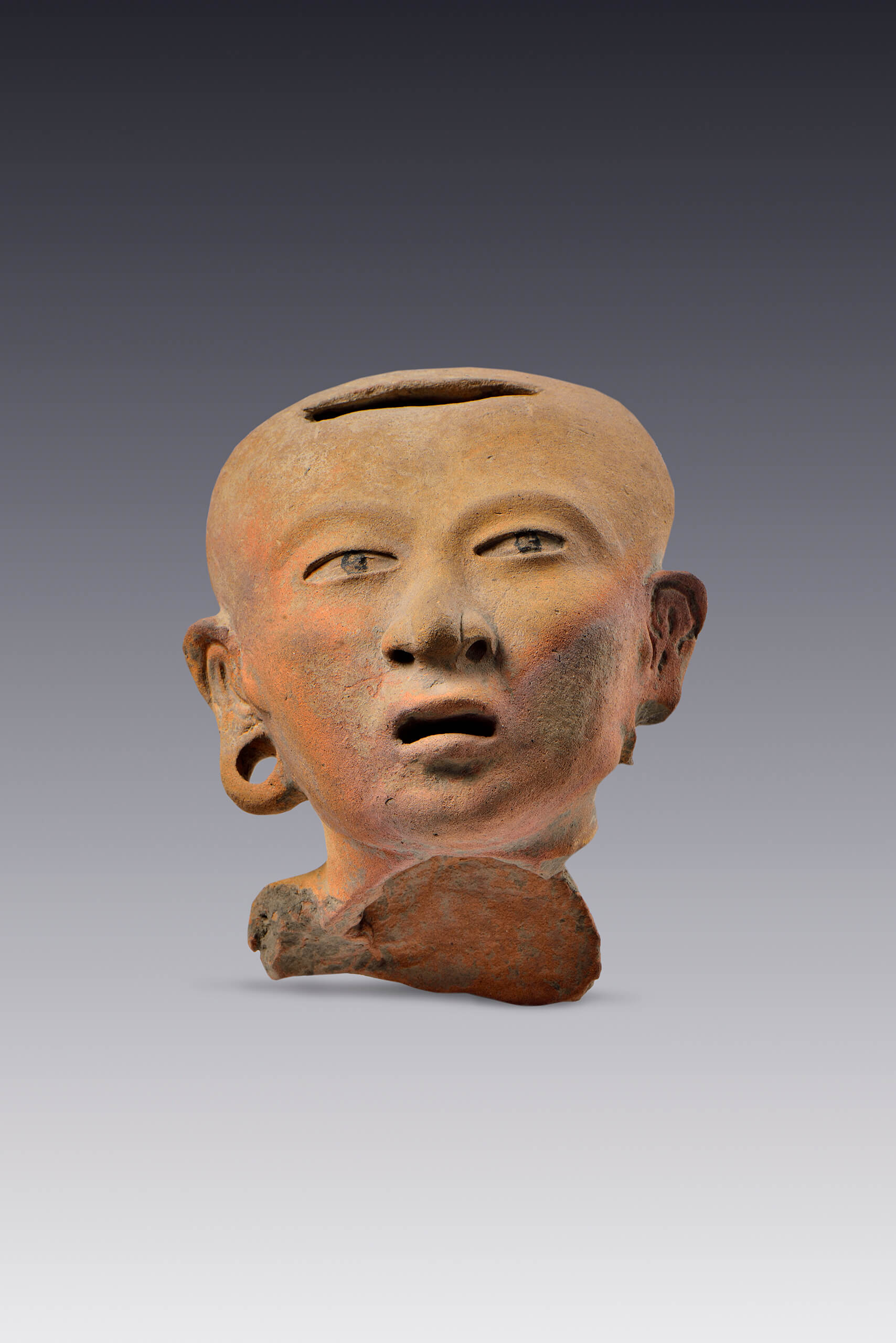 Rostro emitiendo una exhalaci&oacute;n | El M&eacute;xico antiguo. Salas de Arte Prehisp&aacute;nico | Museo Amparo, Puebla