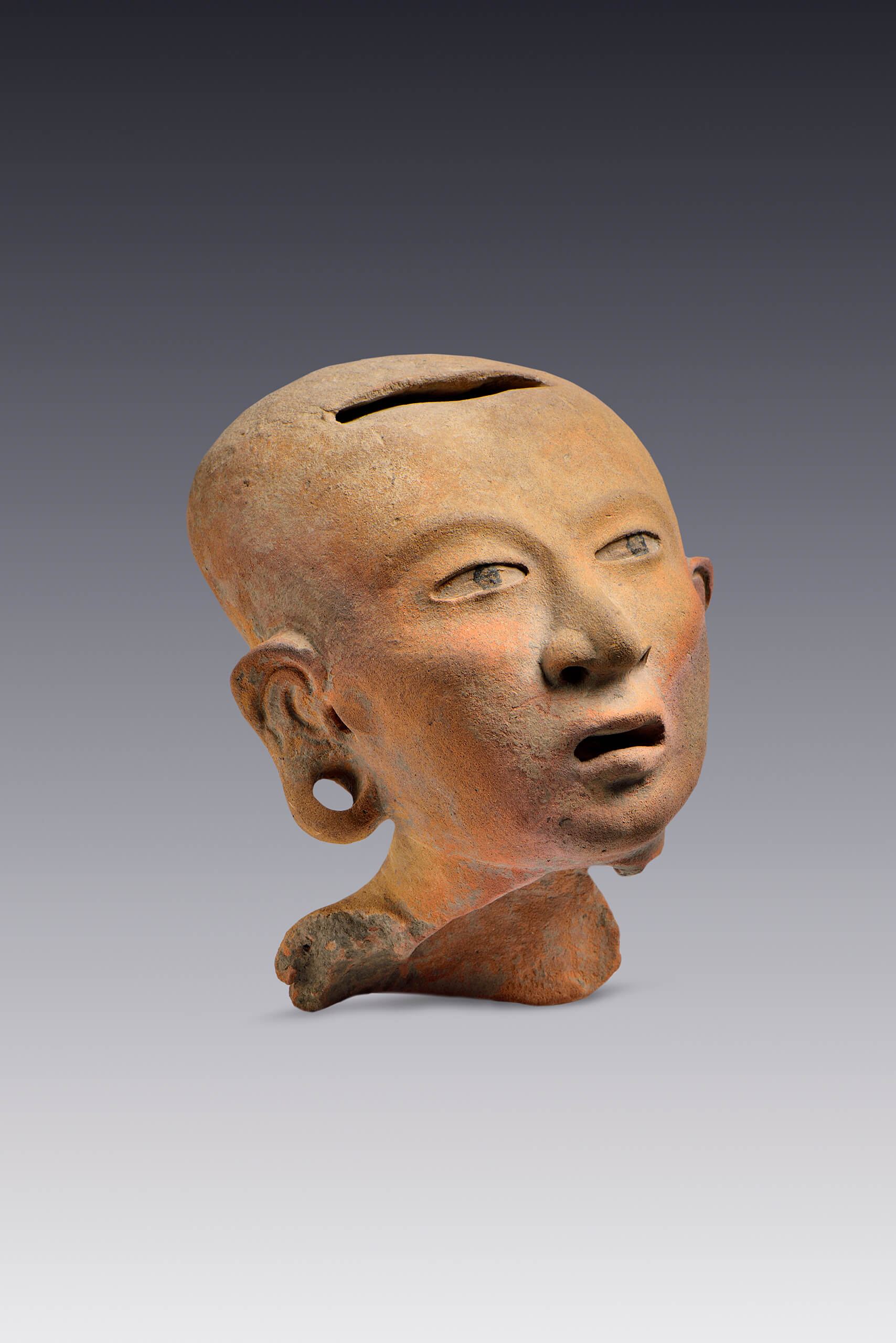 Rostro emitiendo una exhalaci&oacute;n | El M&eacute;xico antiguo. Salas de Arte Prehisp&aacute;nico | Museo Amparo, Puebla