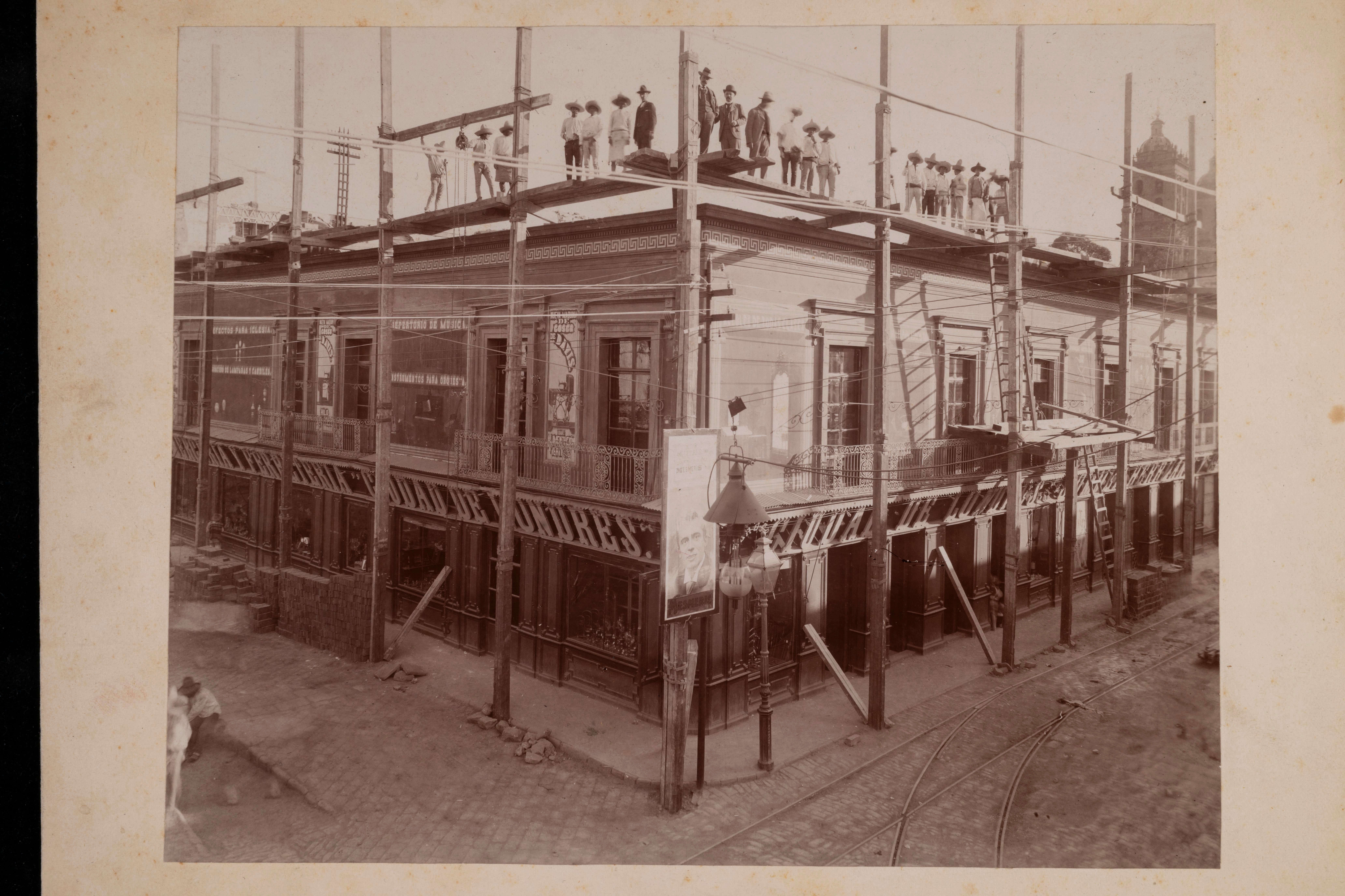 Remodelaci&oacute;n de la Casa de Olaguibel para las nuevas instalaciones de la Ferreter&iacute;a "La Ciudad de Londres" | Memoria y relato. Fotograf&iacute;a en Puebla | Museo Amparo, Puebla