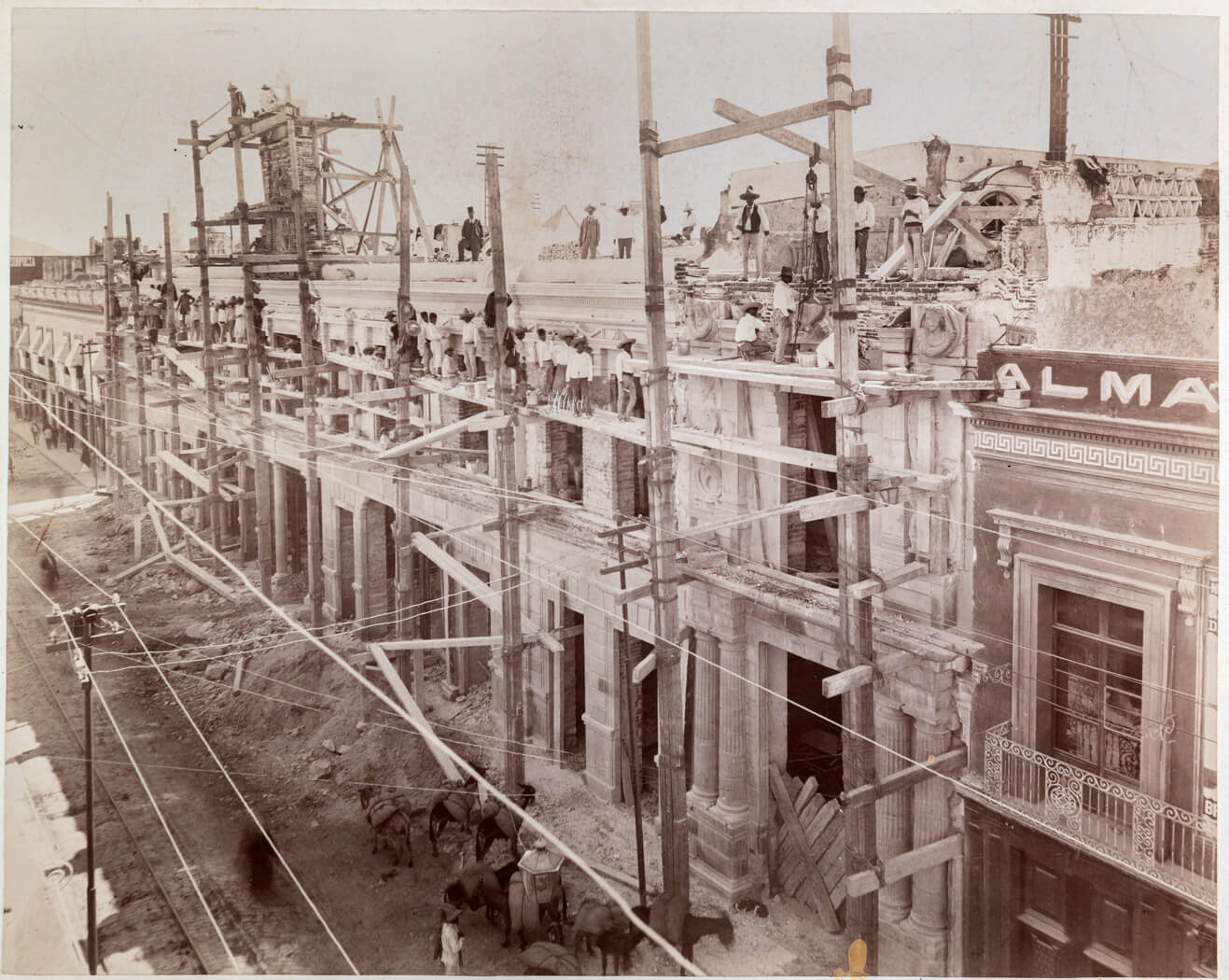 Remodelaci&oacute;n de la antigua Alh&oacute;ndiga. Fachada | Memoria y relato. Fotograf&iacute;a en Puebla | Museo Amparo, Puebla