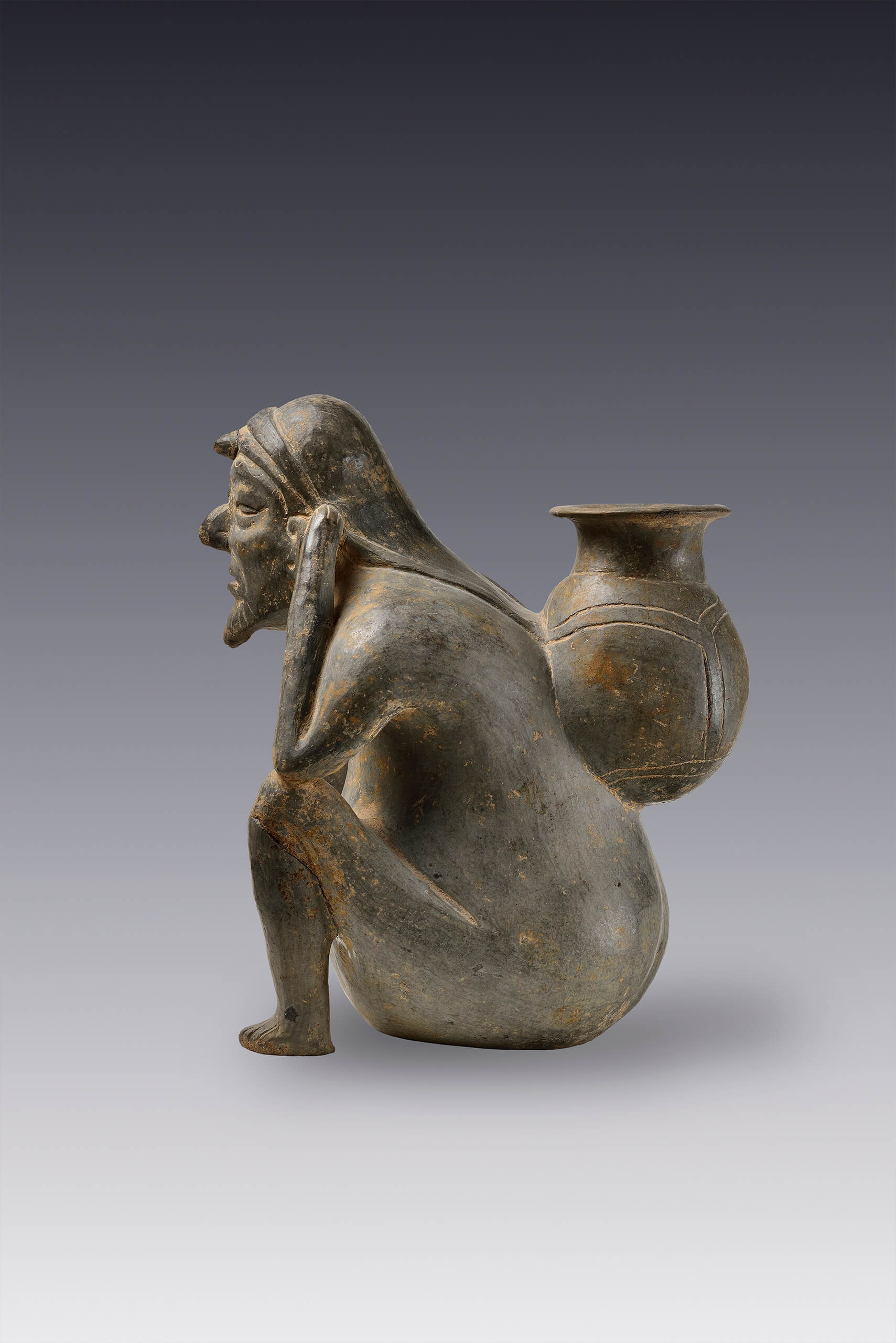 Vasija con la forma de un aguador sentado | El México antiguo. Salas de Arte Prehispánico | Museo Amparo, Puebla