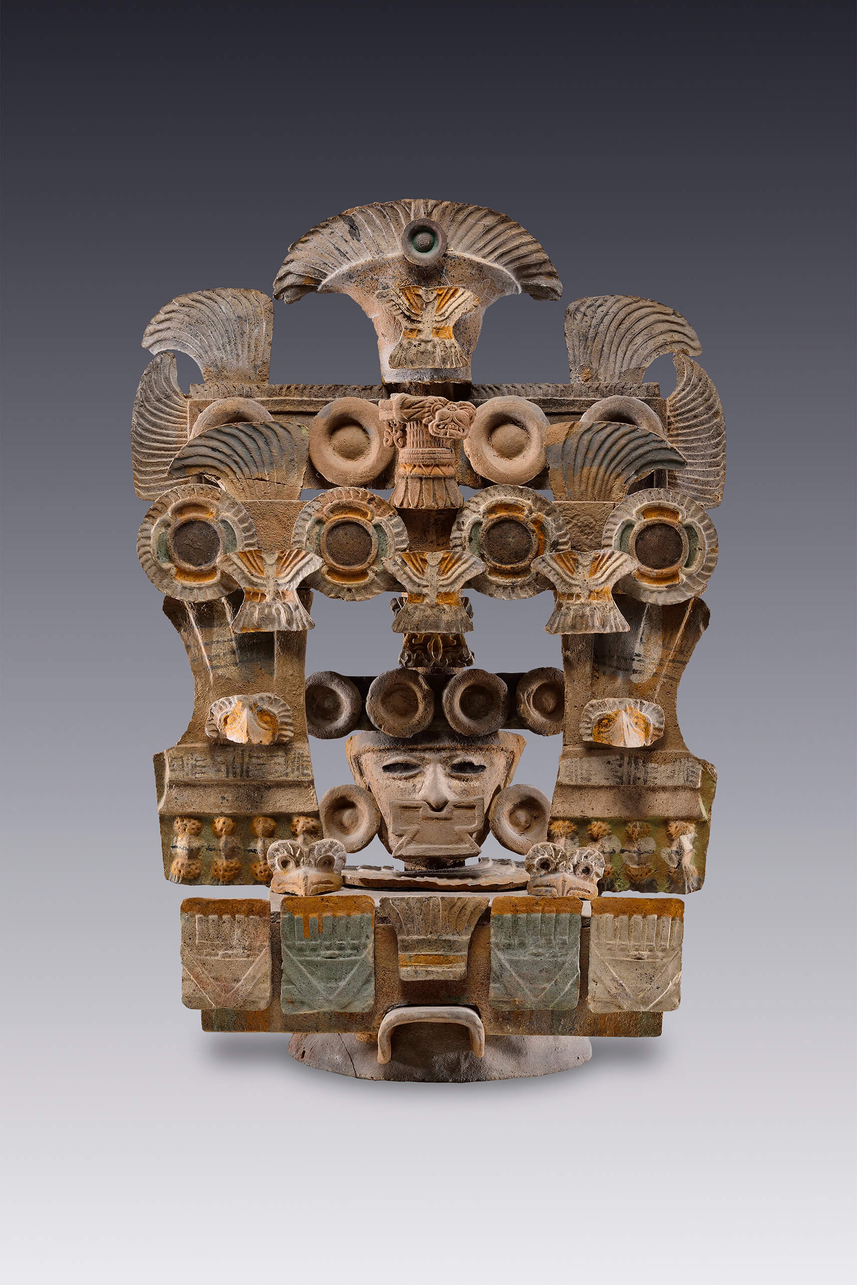 Tapa y penacho de brasero | El México antiguo. Salas de Arte Prehispánico | Museo Amparo, Puebla