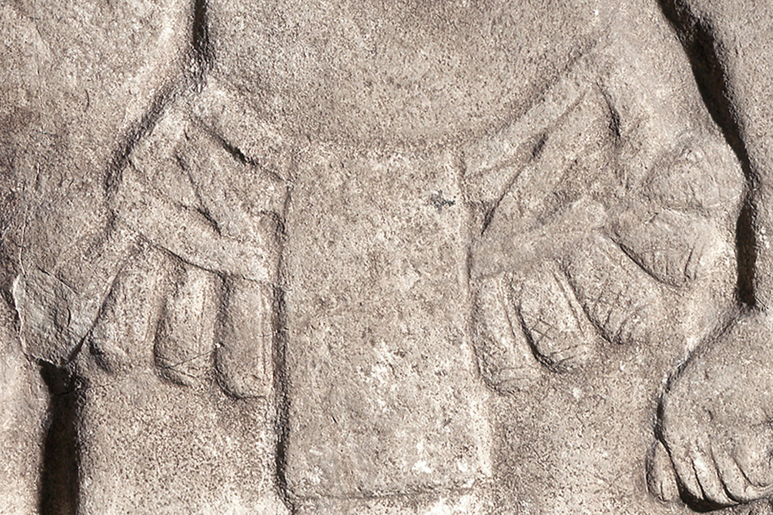 Estela con personaje masculino de pie | El México antiguo. Salas de Arte Prehispánico | Museo Amparo, Puebla