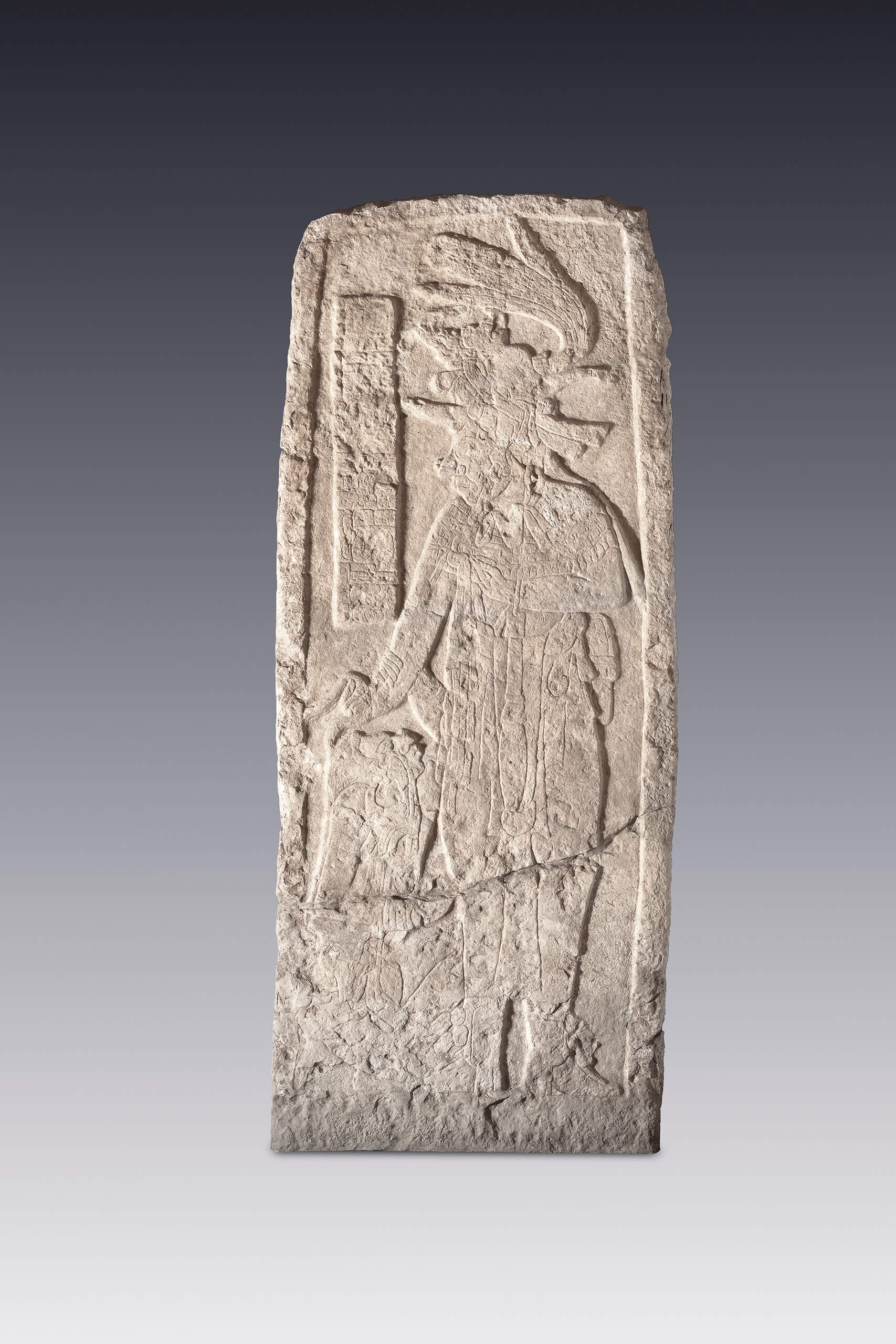 Estela que representa un gobernante con un cautivo | El México antiguo. Salas de Arte Prehispánico | Museo Amparo, Puebla