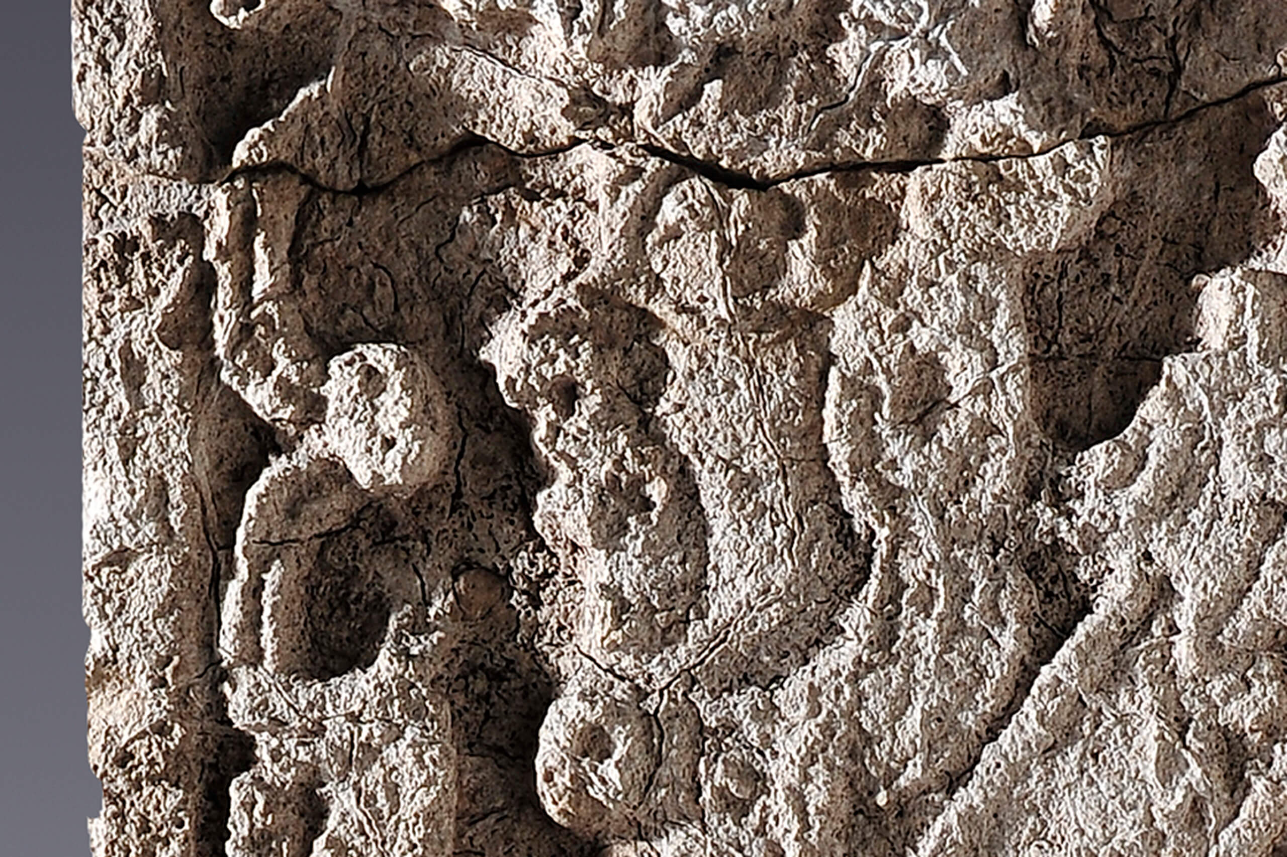 Estela con dos personajes | El México antiguo. Salas de Arte Prehispánico | Museo Amparo, Puebla