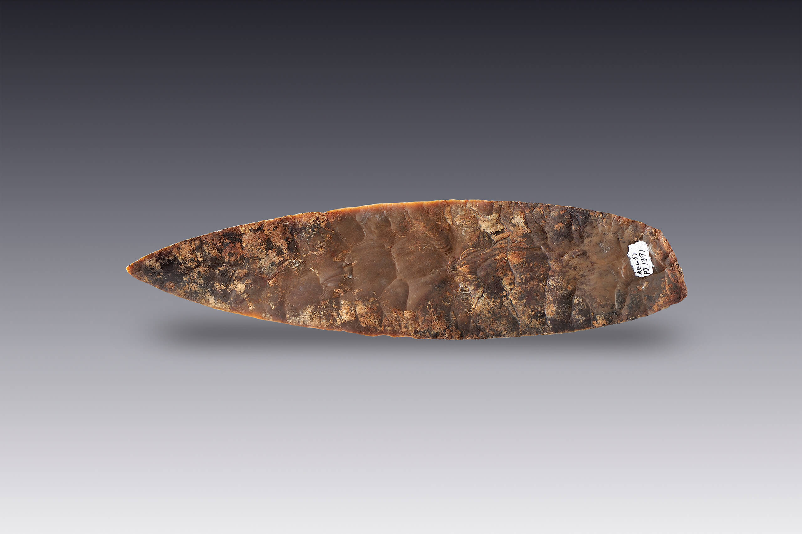 Cuchillo bifacial | El México antiguo. Salas de Arte Prehispánico | Museo Amparo, Puebla