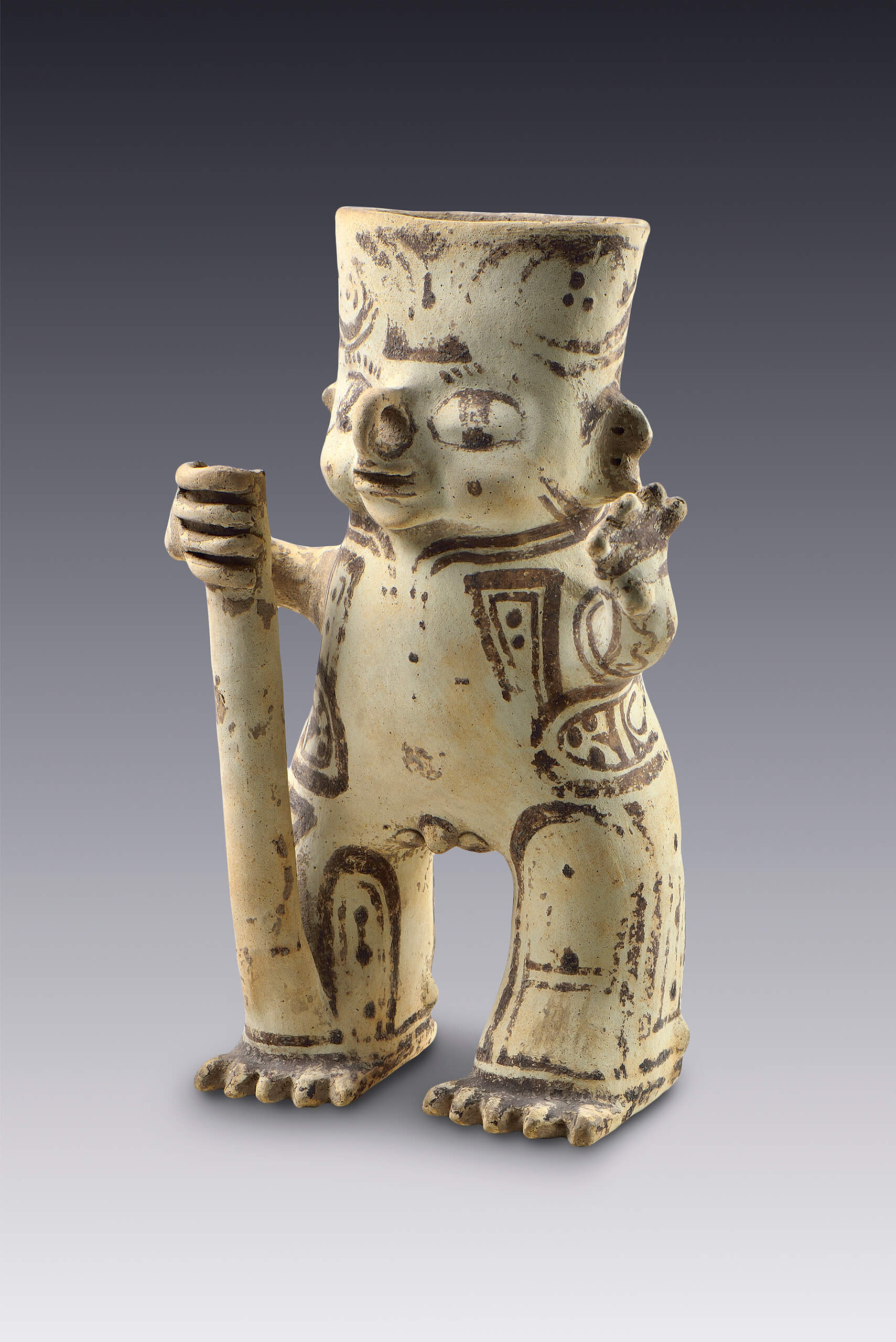Vasija con la efigie de un personaje de pie | El México antiguo. Salas de Arte Prehispánico | Museo Amparo, Puebla