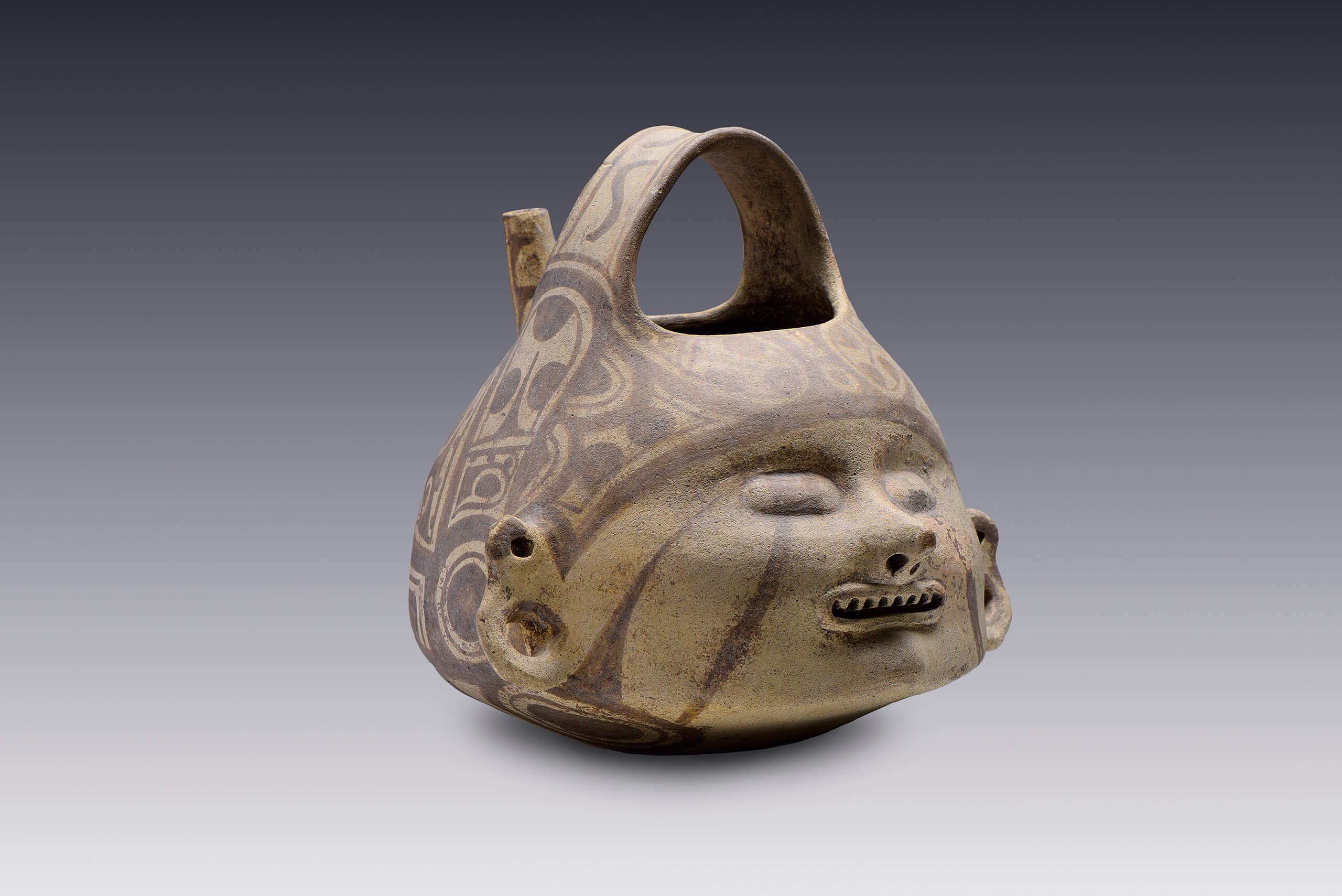 Vasija con rostro de dientes aserrados | El México antiguo. Salas de Arte Prehispánico | Museo Amparo, Puebla