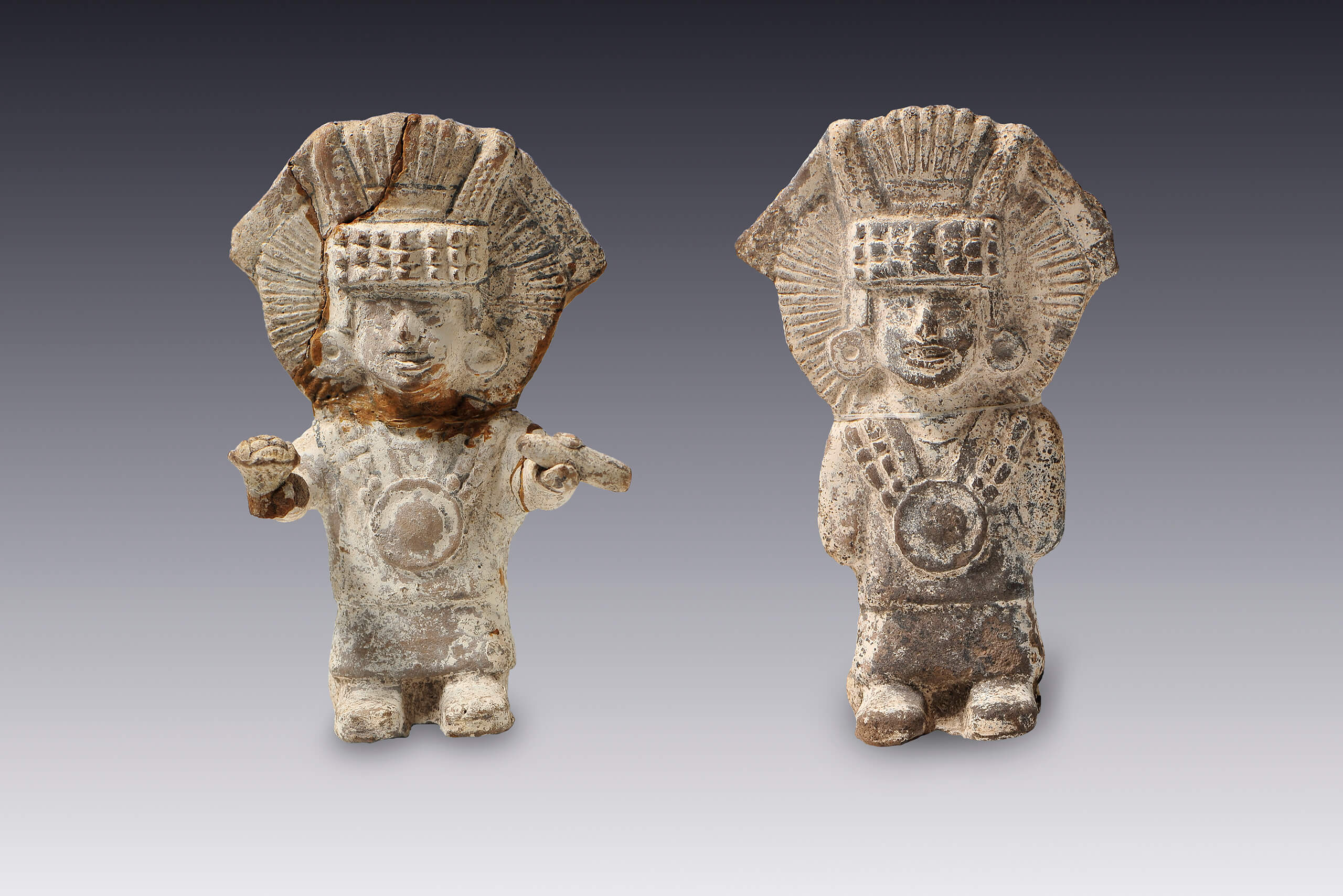 Personajes femeninos con tocado, orejeras y collar | El México antiguo. Salas de Arte Prehispánico | Museo Amparo, Puebla
