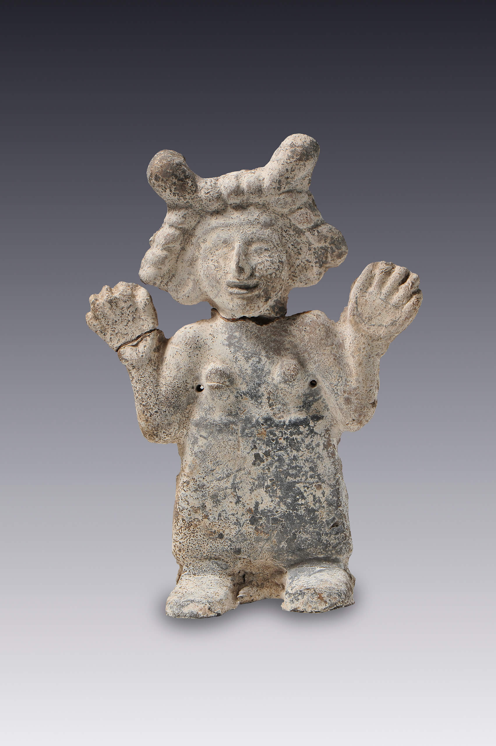 Mujer con ademán de gozo | El México antiguo. Salas de Arte Prehispánico | Museo Amparo, Puebla