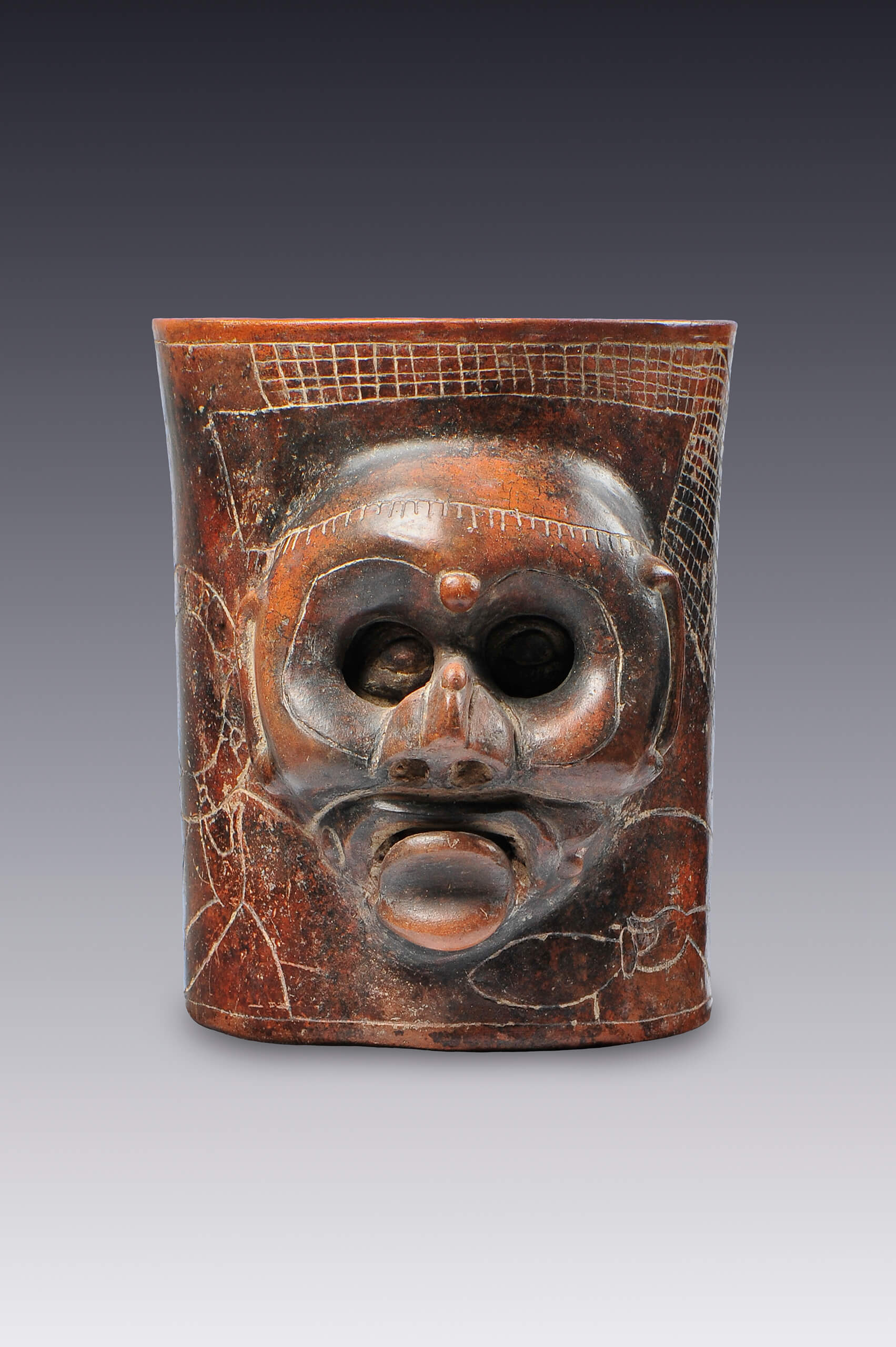Vaso con máscara de mono | El México antiguo. Salas de Arte Prehispánico | Museo Amparo, Puebla