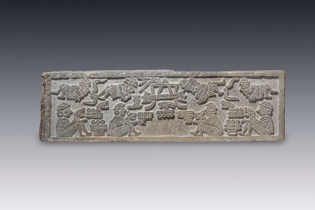 Dintel mixteco con dioses de la lluvia y sus posibles funcionarios rituales