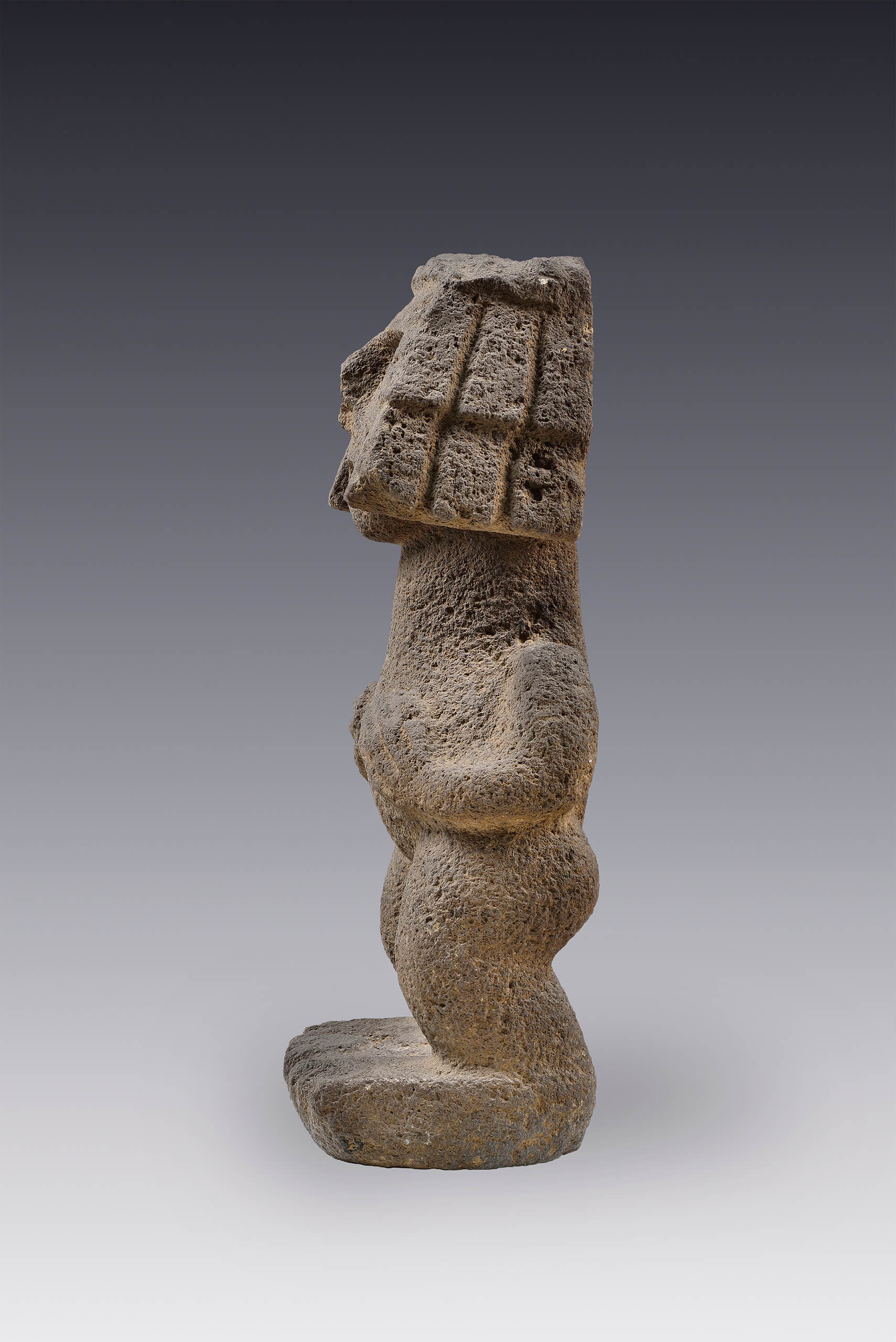 Mujer que sujeta sus senos | El México antiguo. Salas de Arte Prehispánico | Museo Amparo, Puebla