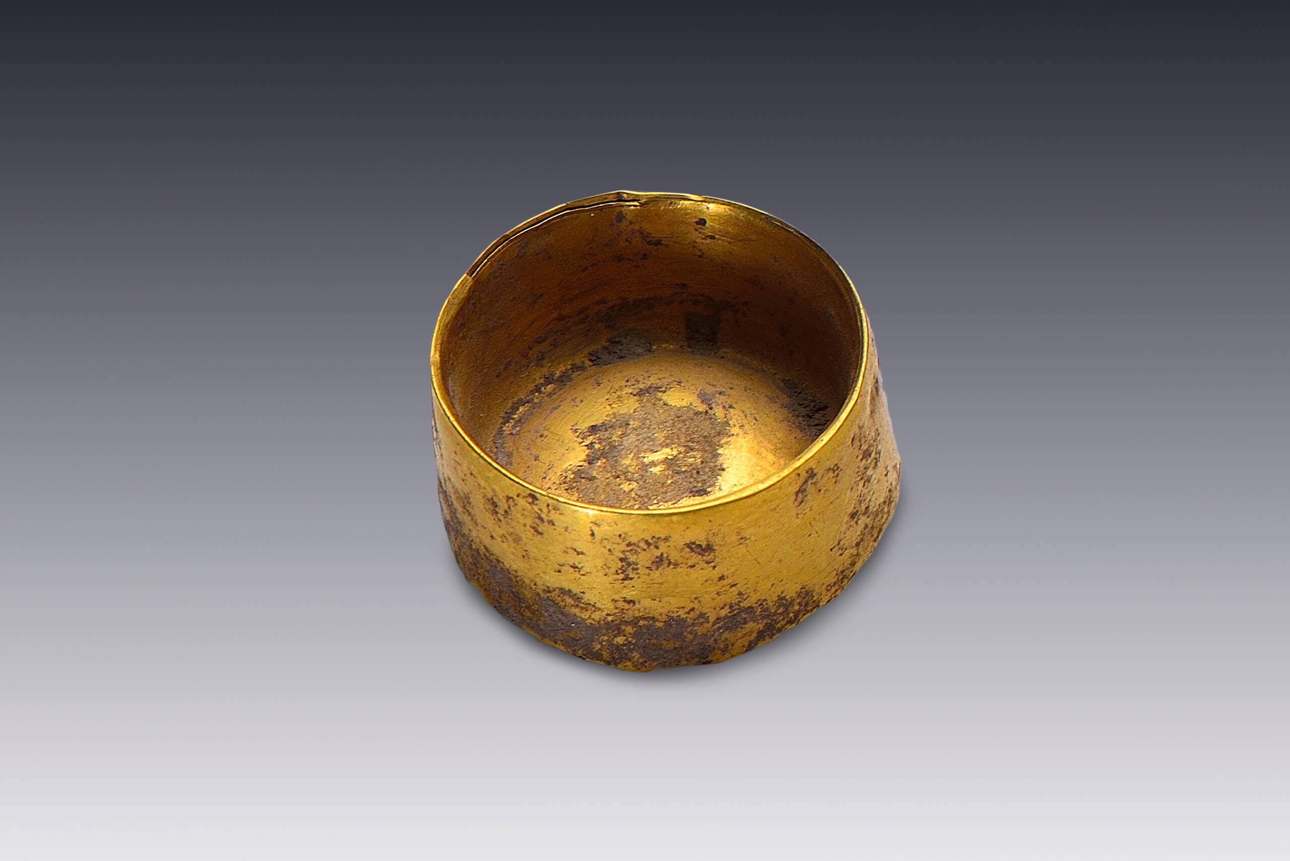 Tapones de orejeras de oro con turquesa y cristal | El México antiguo. Salas de Arte Prehispánico | Museo Amparo, Puebla
