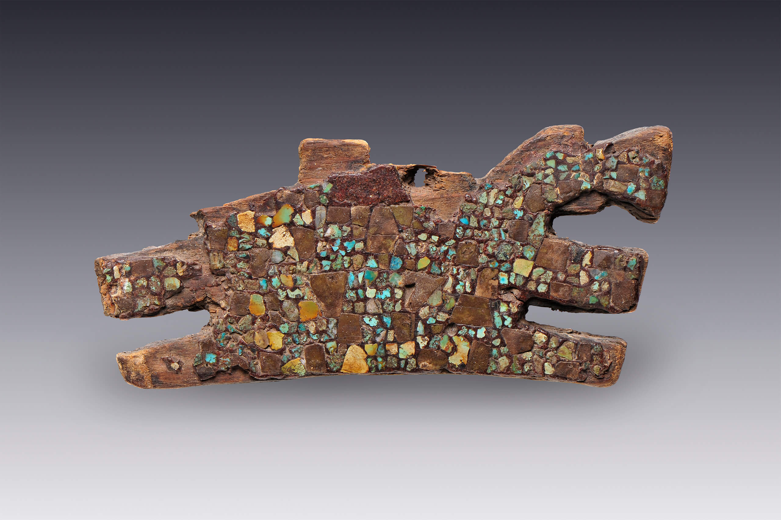 Pectoral miniatura de mariposa con mosaico de piedras preciosas | El México antiguo. Salas de Arte Prehispánico | Museo Amparo, Puebla